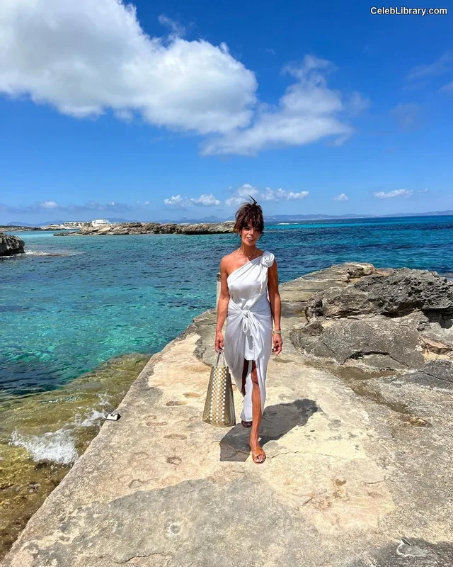Jenny Powell photo 17 of 67