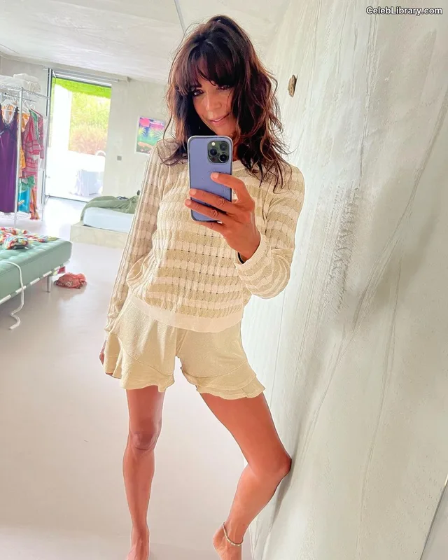 Jenny Powell photo 18 of 67