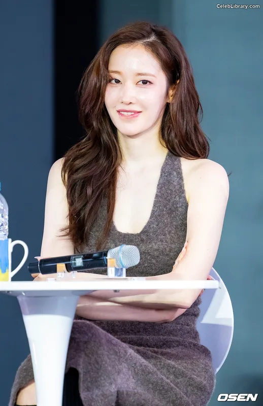 Jeon Jong-seo photo 11 of 182