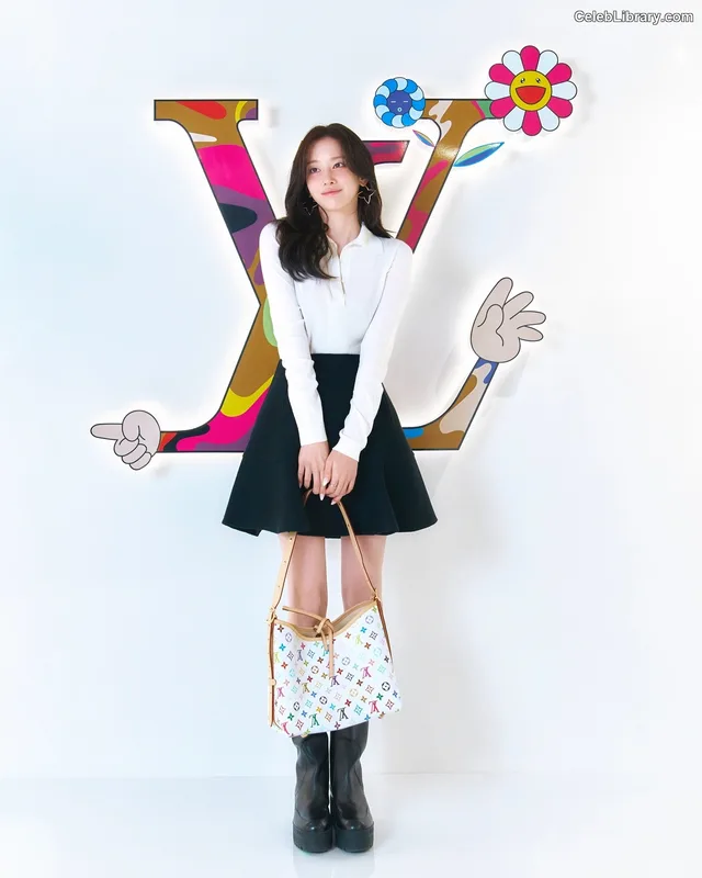 Jeon Jong-seo photo 3 of 182