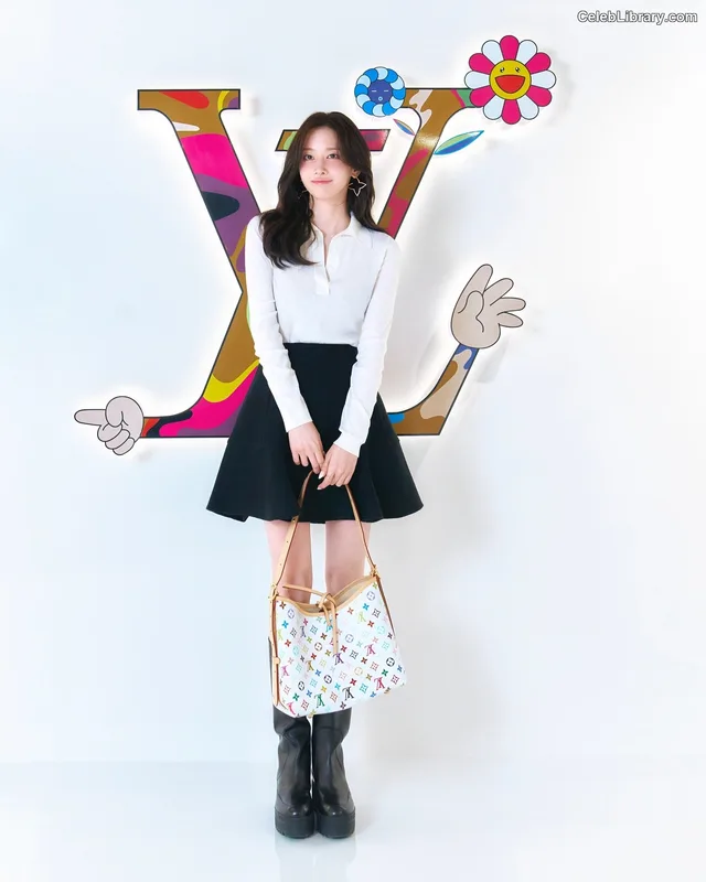 Jeon Jong-seo photo 5 of 182