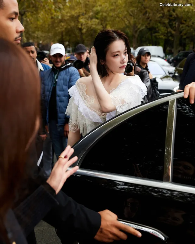 Jeon Jong-seo photo 12 of 182