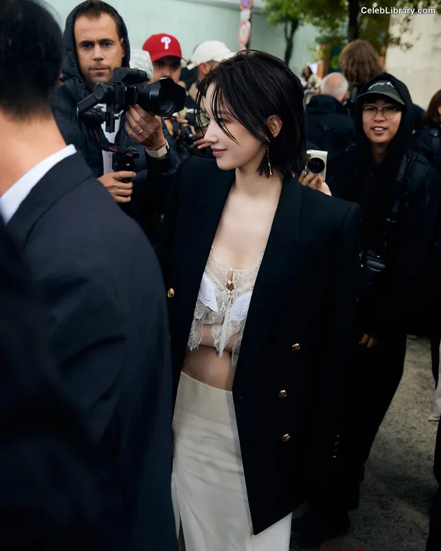 Jeon Jong-seo photo 16 of 182