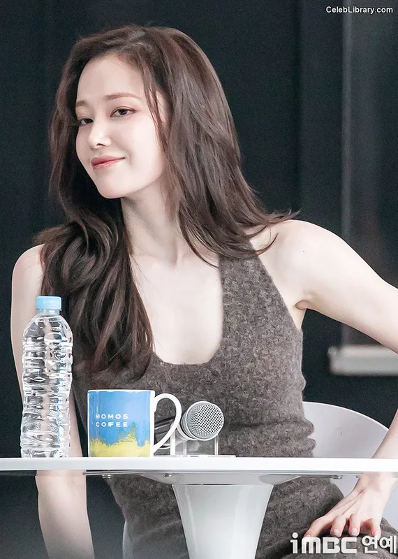 Jeon Jong-seo photo 6 of 182