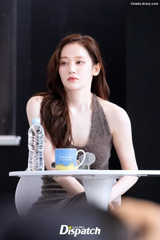 Jeon Jong-seo photo 16 of 182