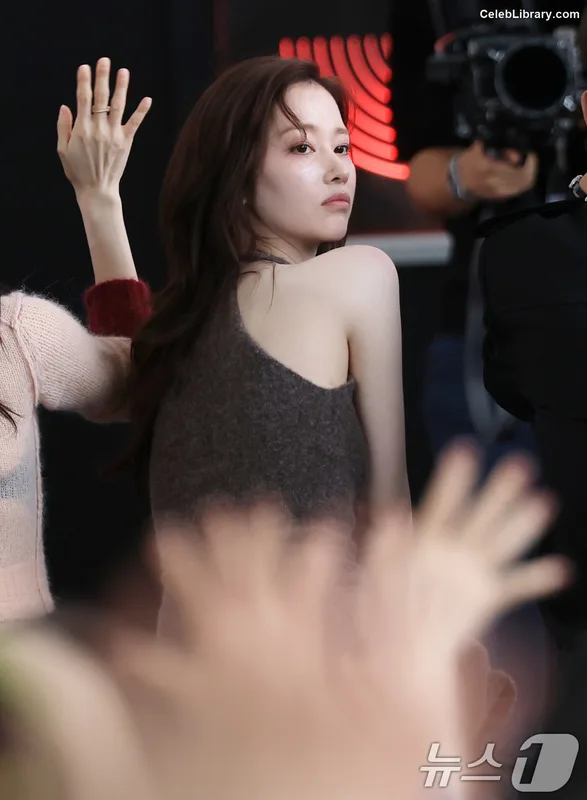 Jeon Jong-seo photo 6 of 182