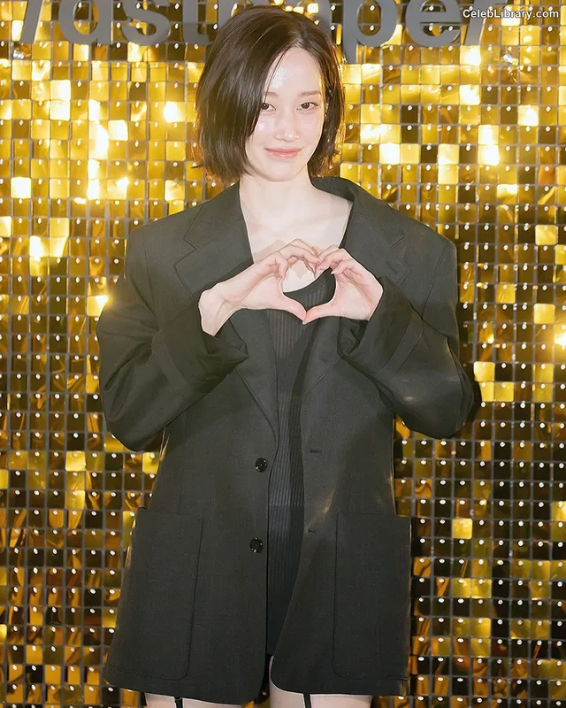 Jeon Jong-seo photo 23 of 182
