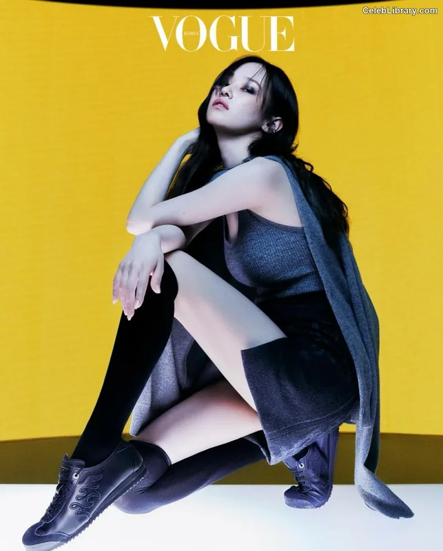 Jeon Jong-seo photo 7 of 182