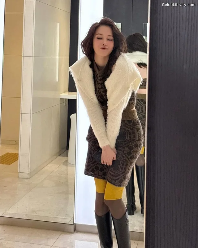 Jeon Jong-seo photo 14 of 182