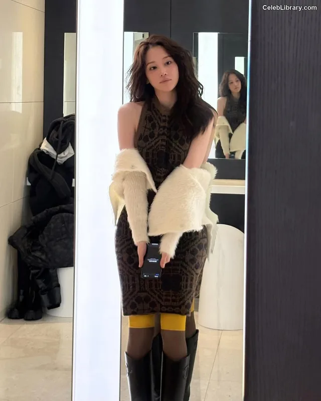 Jeon Jong-seo photo 17 of 182