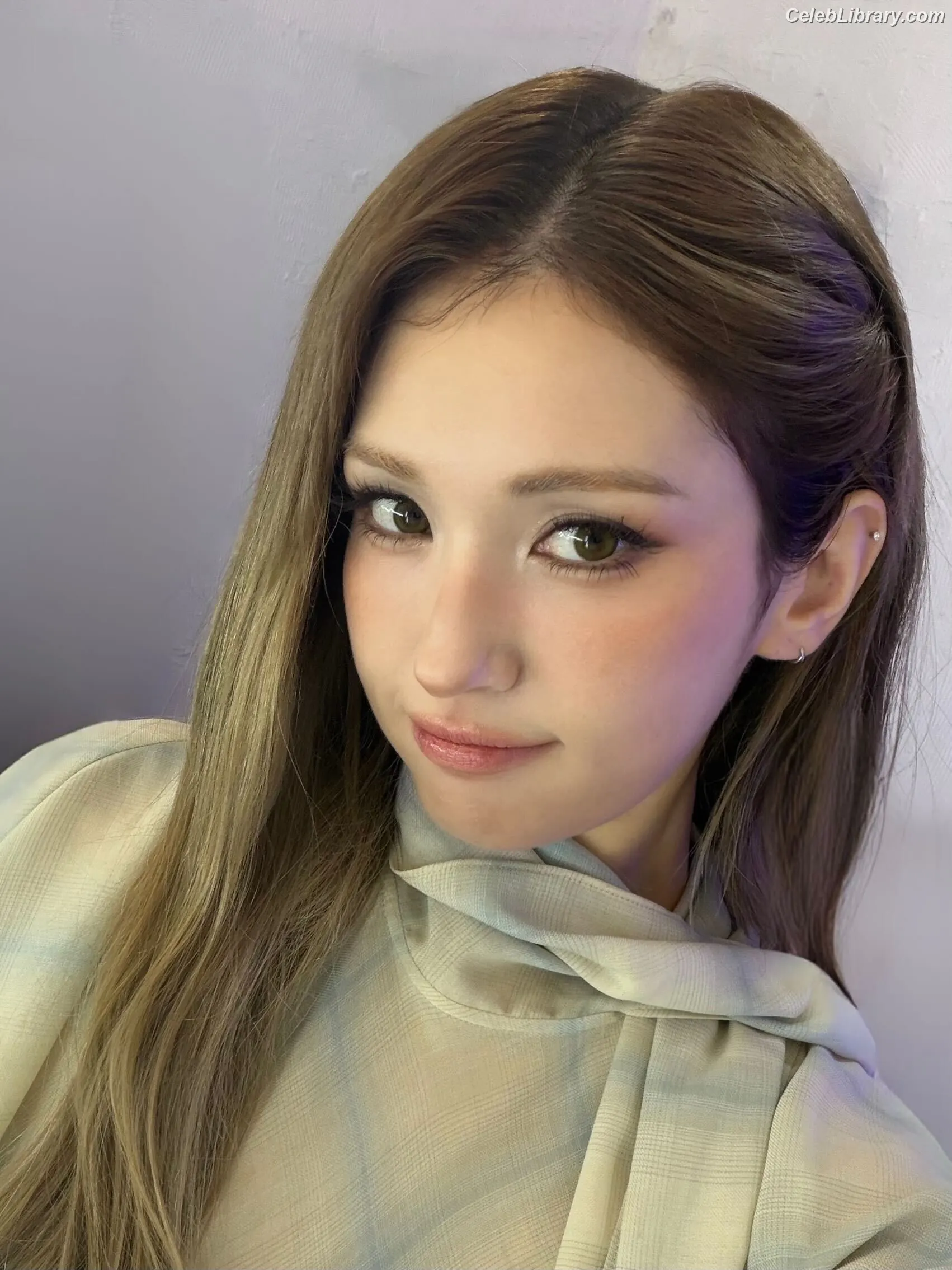 Jeon SomiENNIK SOMI photo 15 of 1234