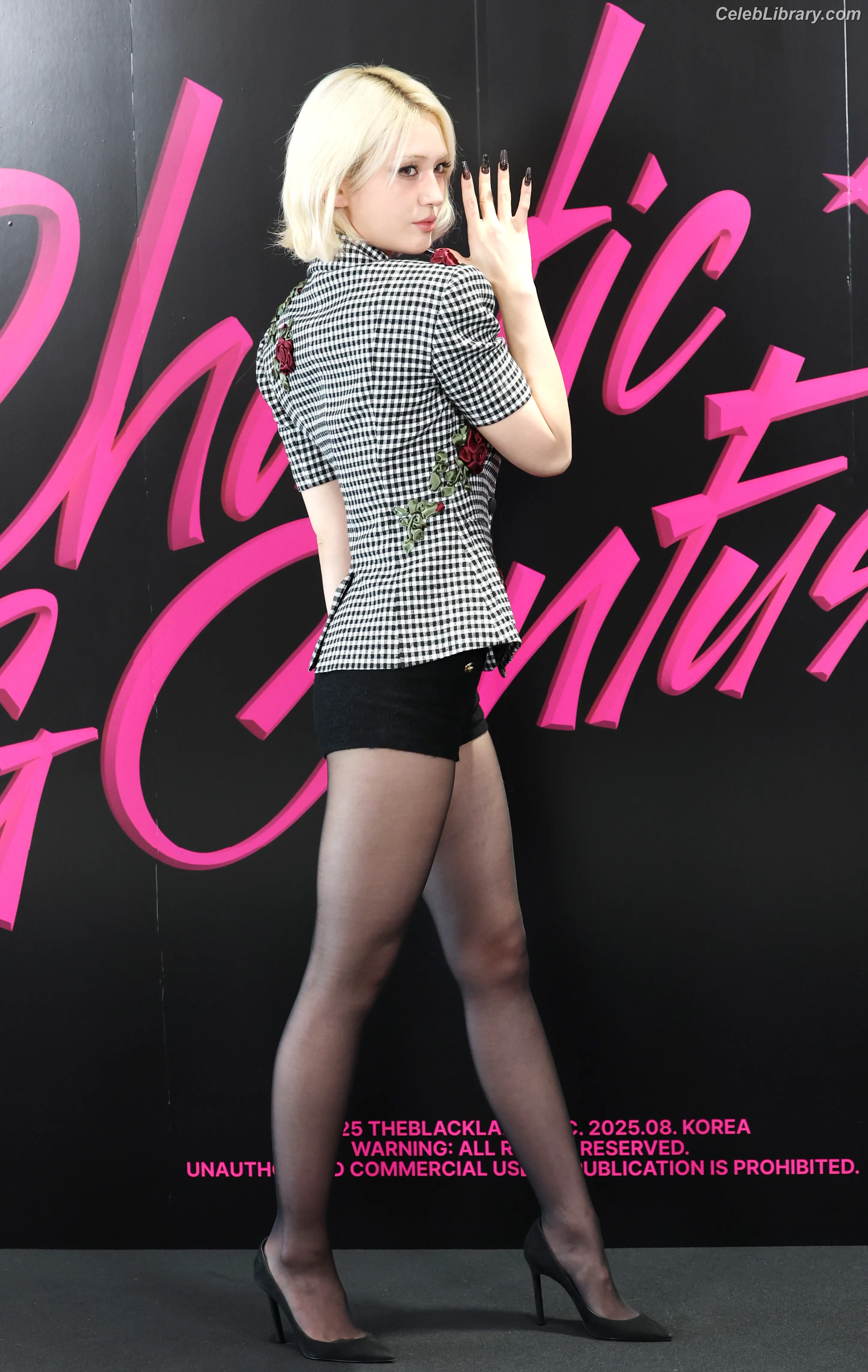 Jeon SomiENNIK SOMI photo 21 of 1234
