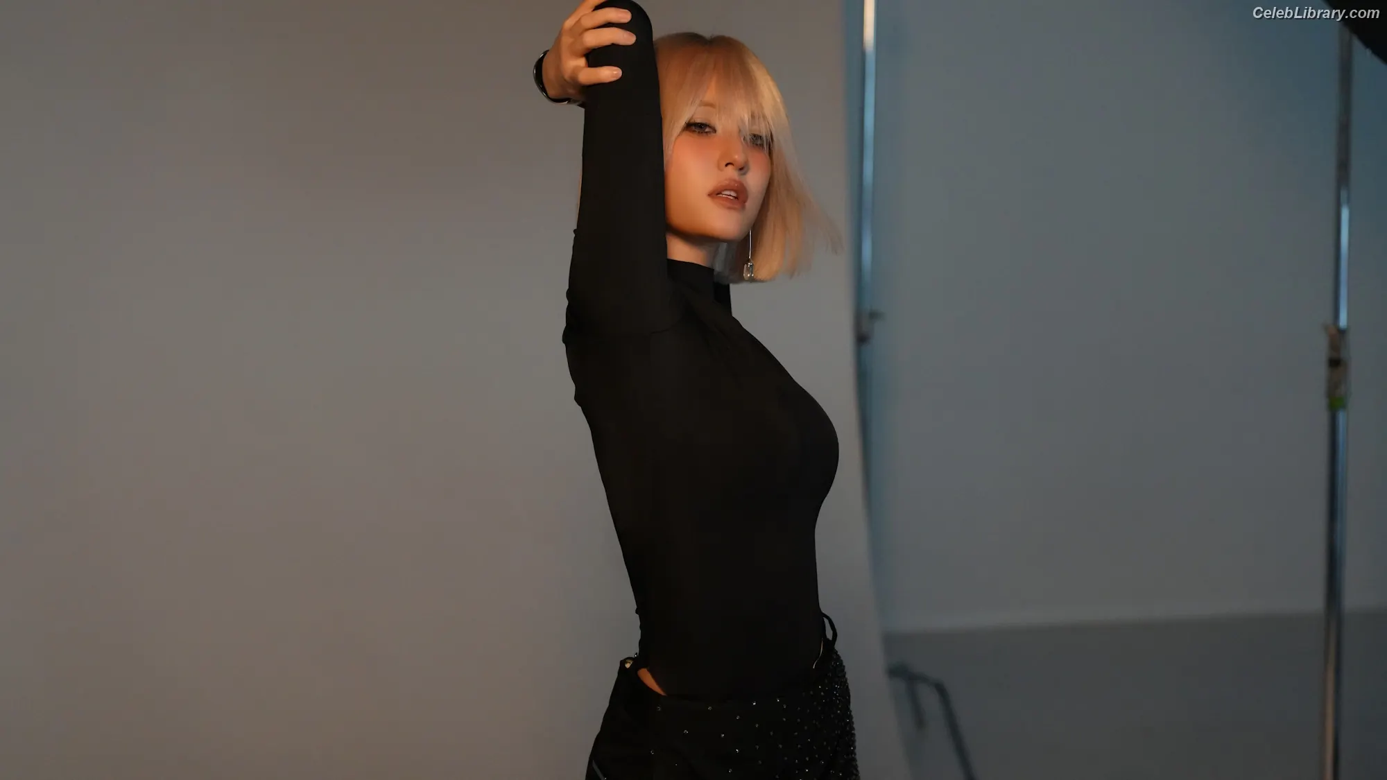 Jeon SomiENNIK SOMI photo 6 of 1234