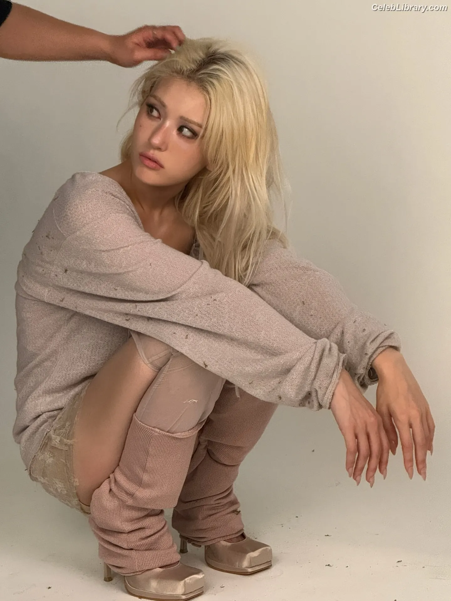 Jeon SomiENNIK SOMI photo 2 of 1234