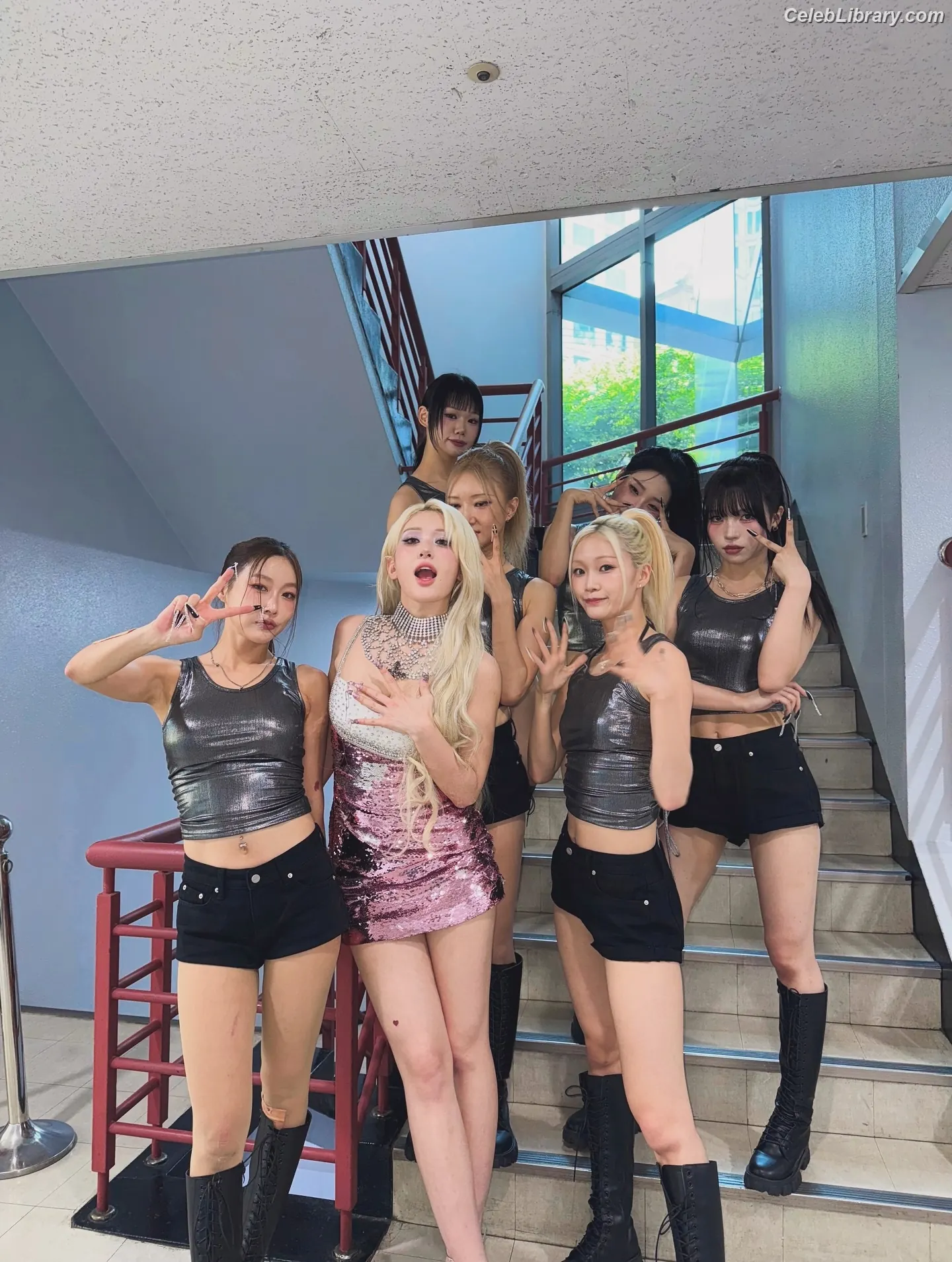 Jeon SomiENNIK SOMI photo 23 of 1234