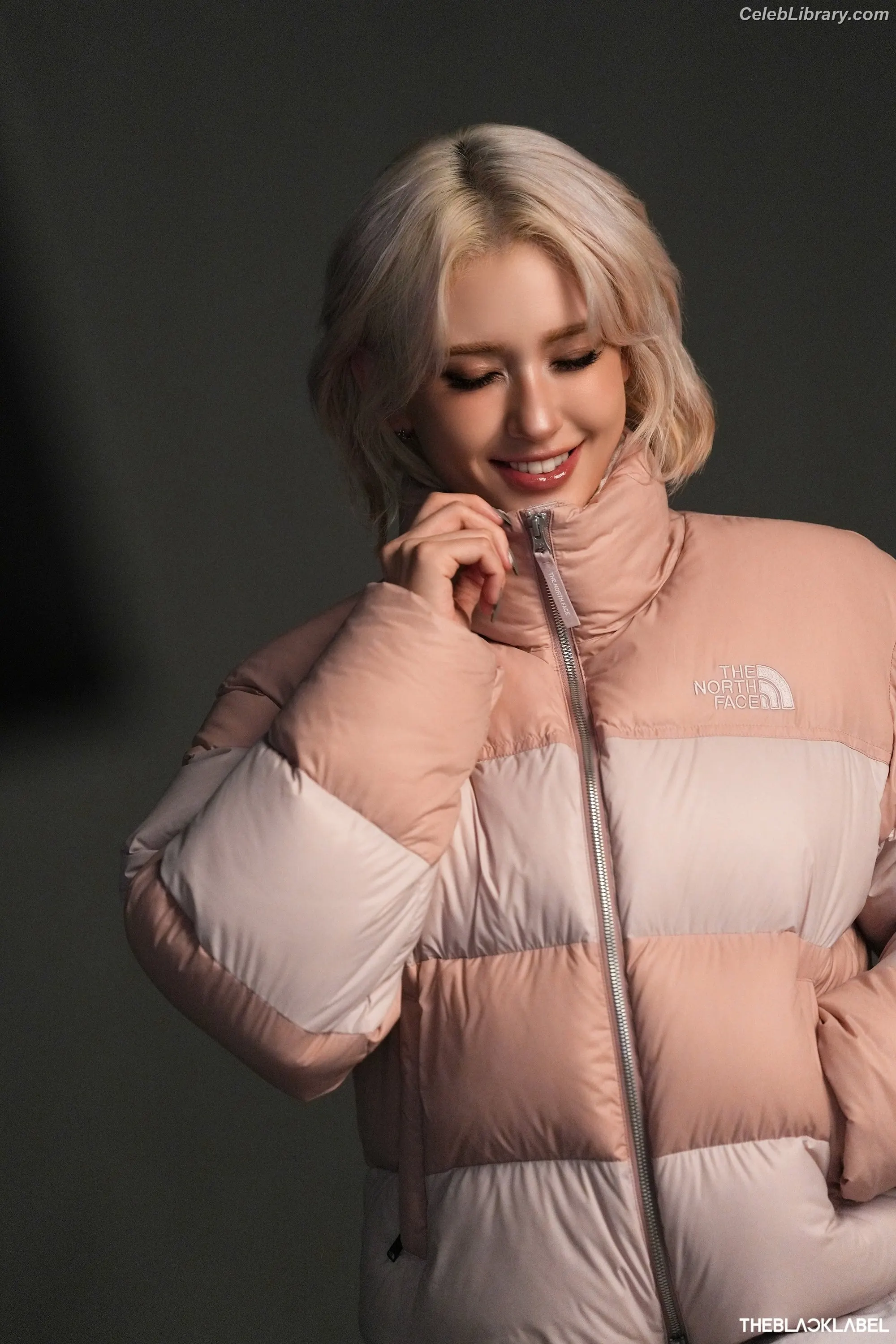 Jeon SomiENNIK SOMI photo 5 of 1234