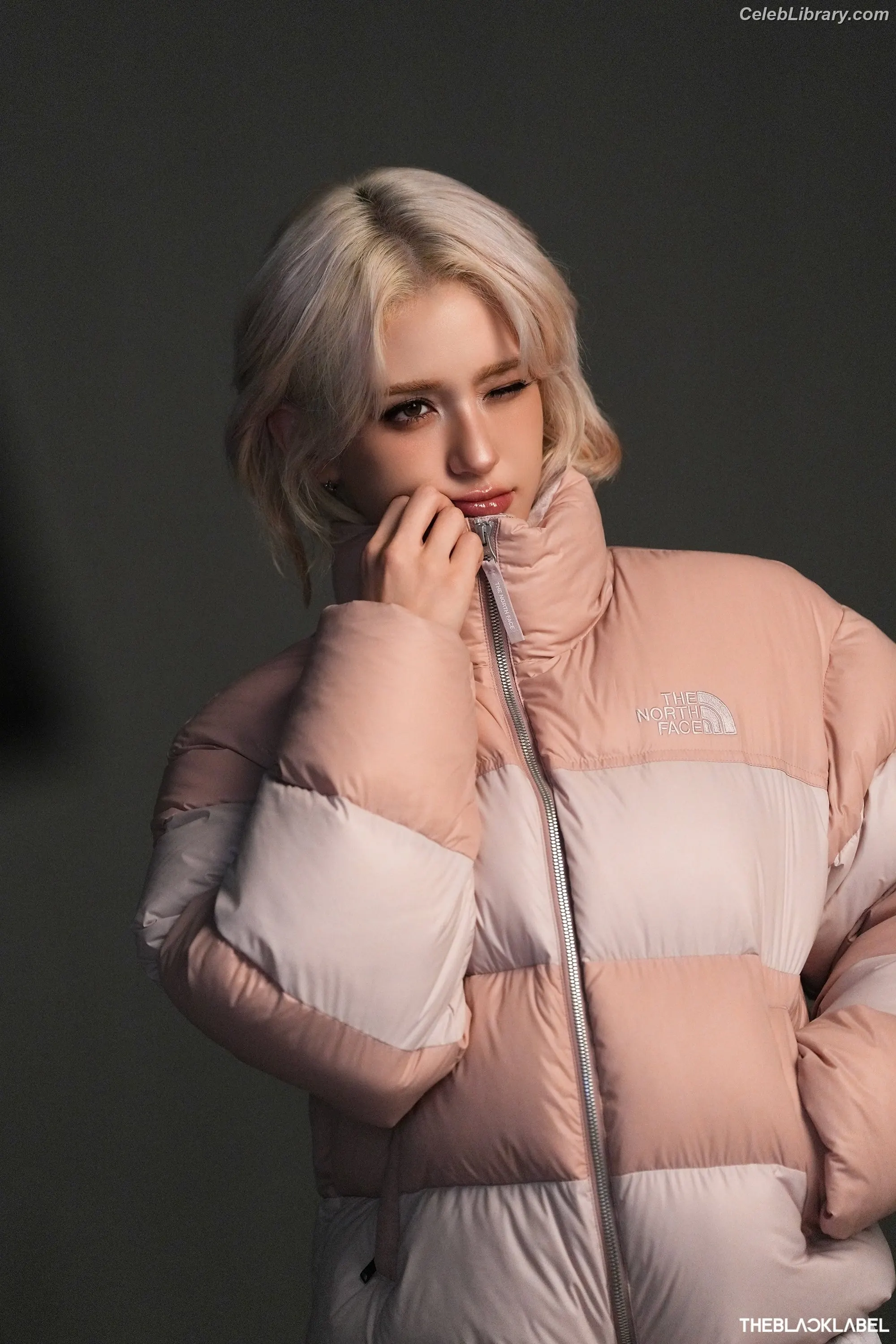 Jeon SomiENNIK SOMI photo 6 of 1234