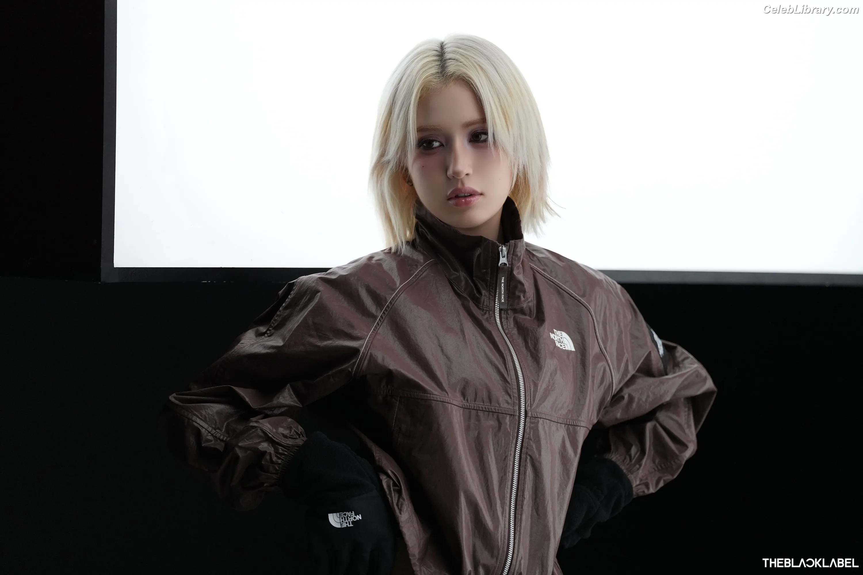 Jeon SomiENNIK SOMI photo 11 of 1234