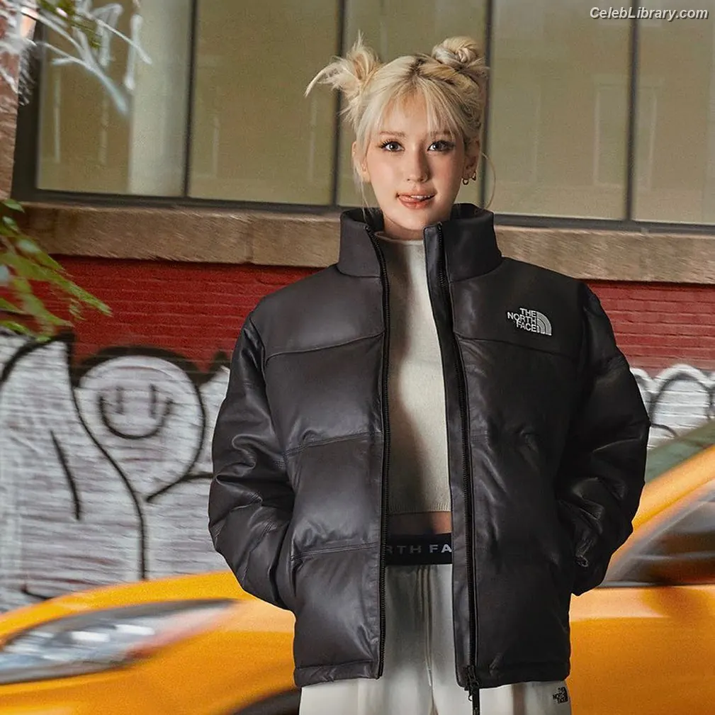 Jeon SomiENNIK SOMI photo 10 of 1234