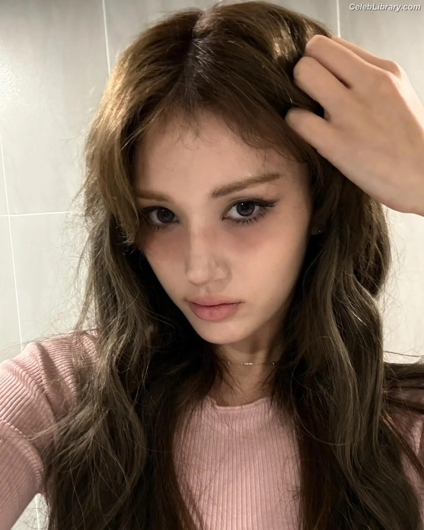 Jeon SomiENNIK SOMI photo 5 of 1234