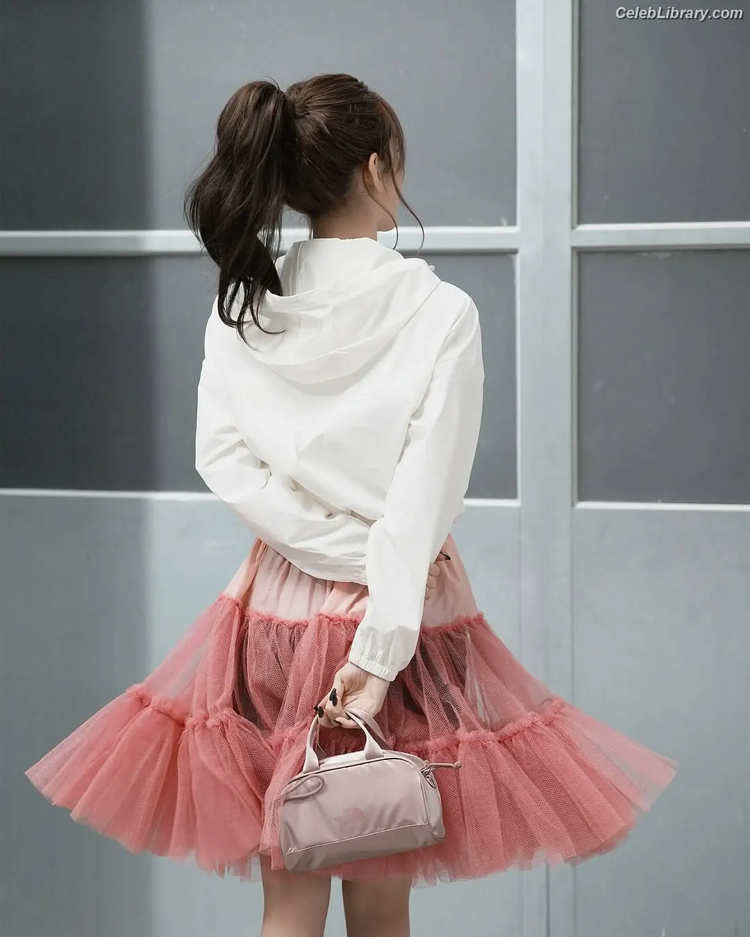 Jeon SomiENNIK SOMI photo 8 of 1234