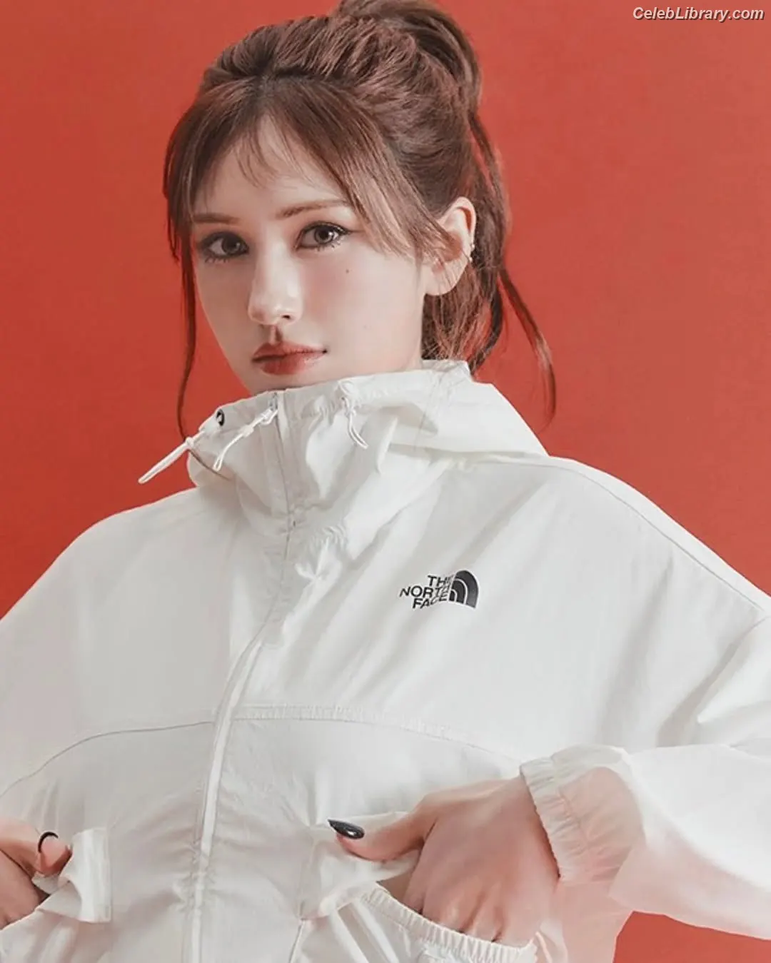 Jeon SomiENNIK SOMI photo 20 of 1234