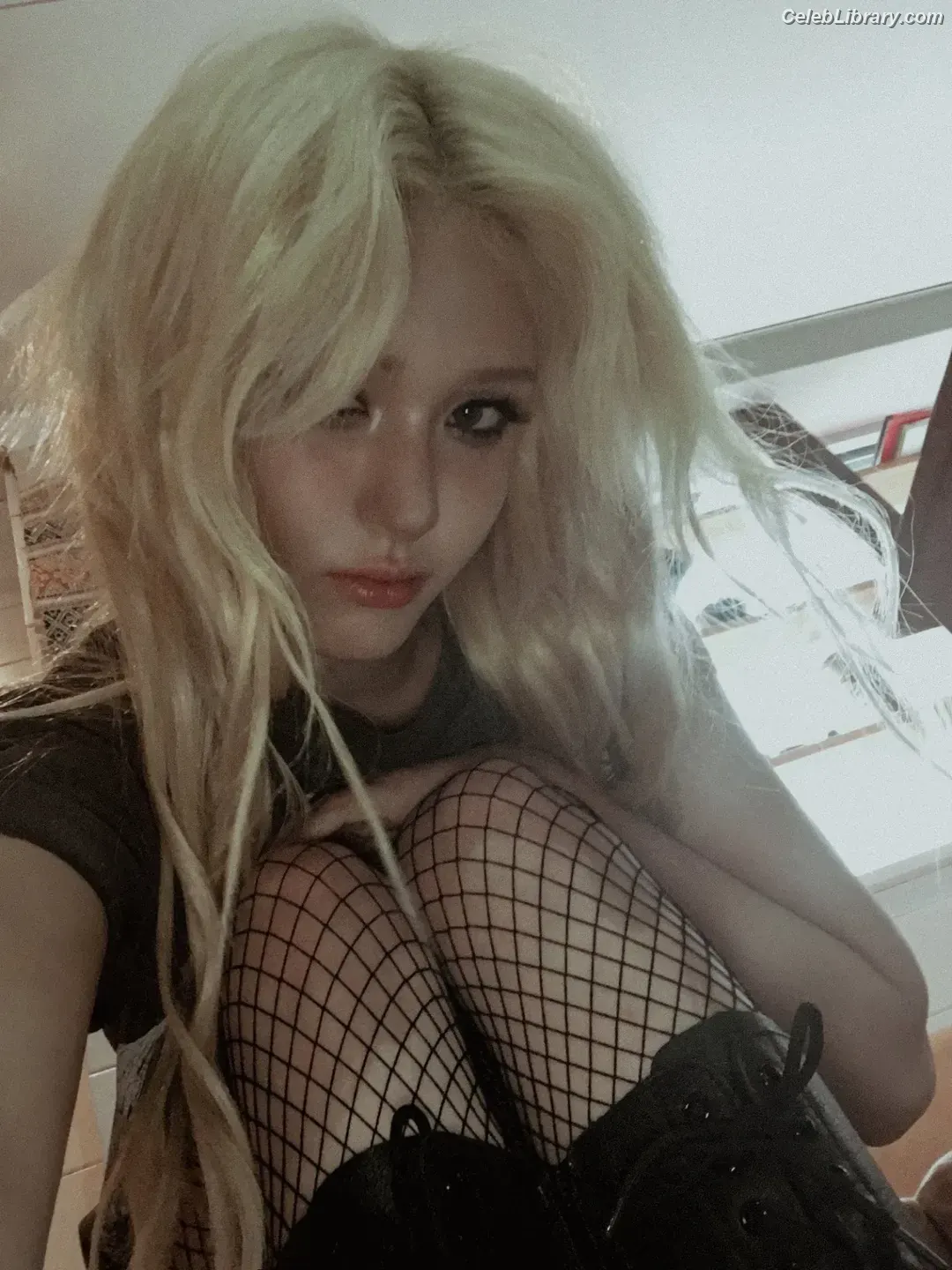 Jeon SomiENNIK SOMI photo 23 of 1234