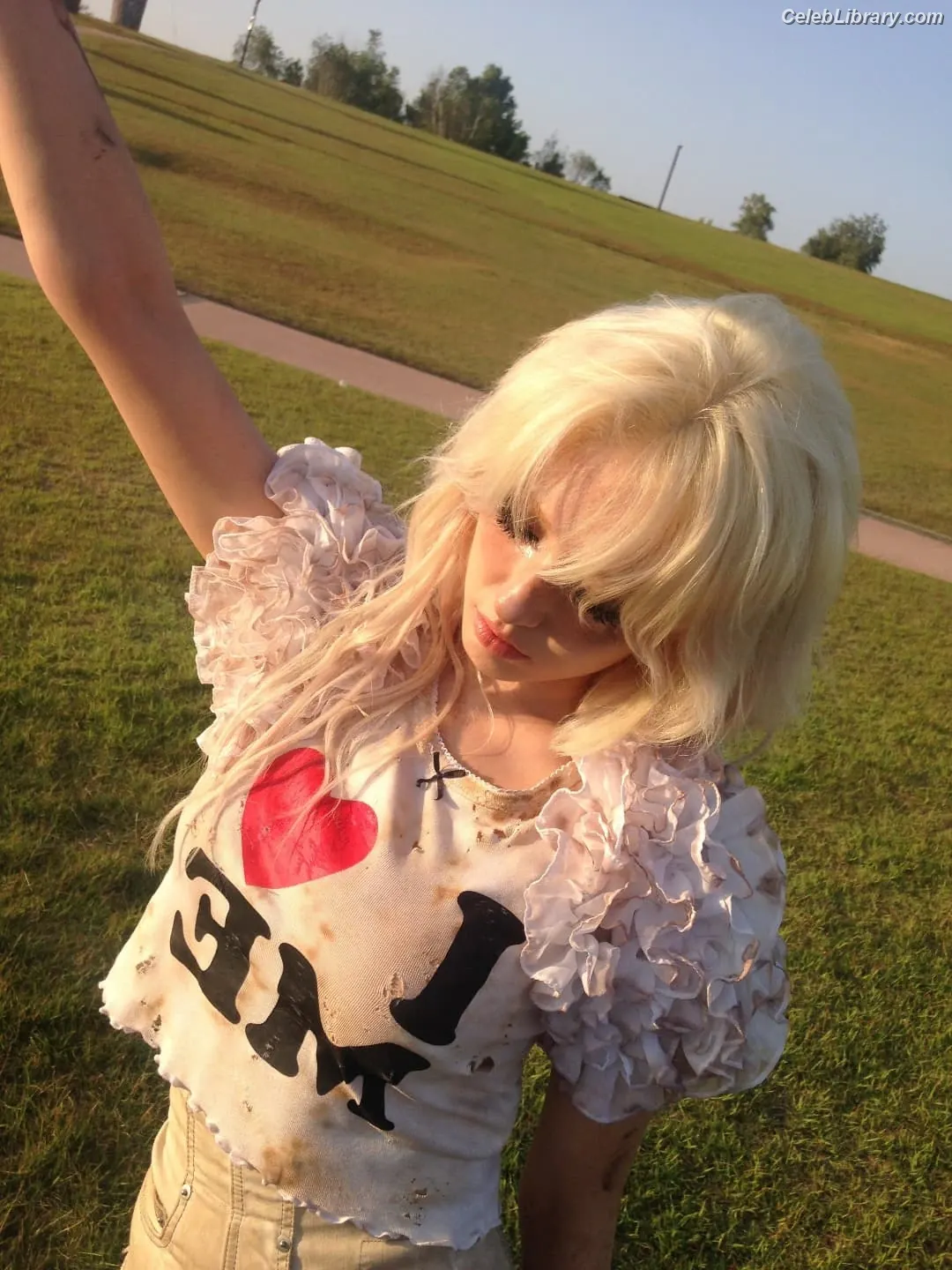 Jeon SomiENNIK SOMI photo 5 of 1234