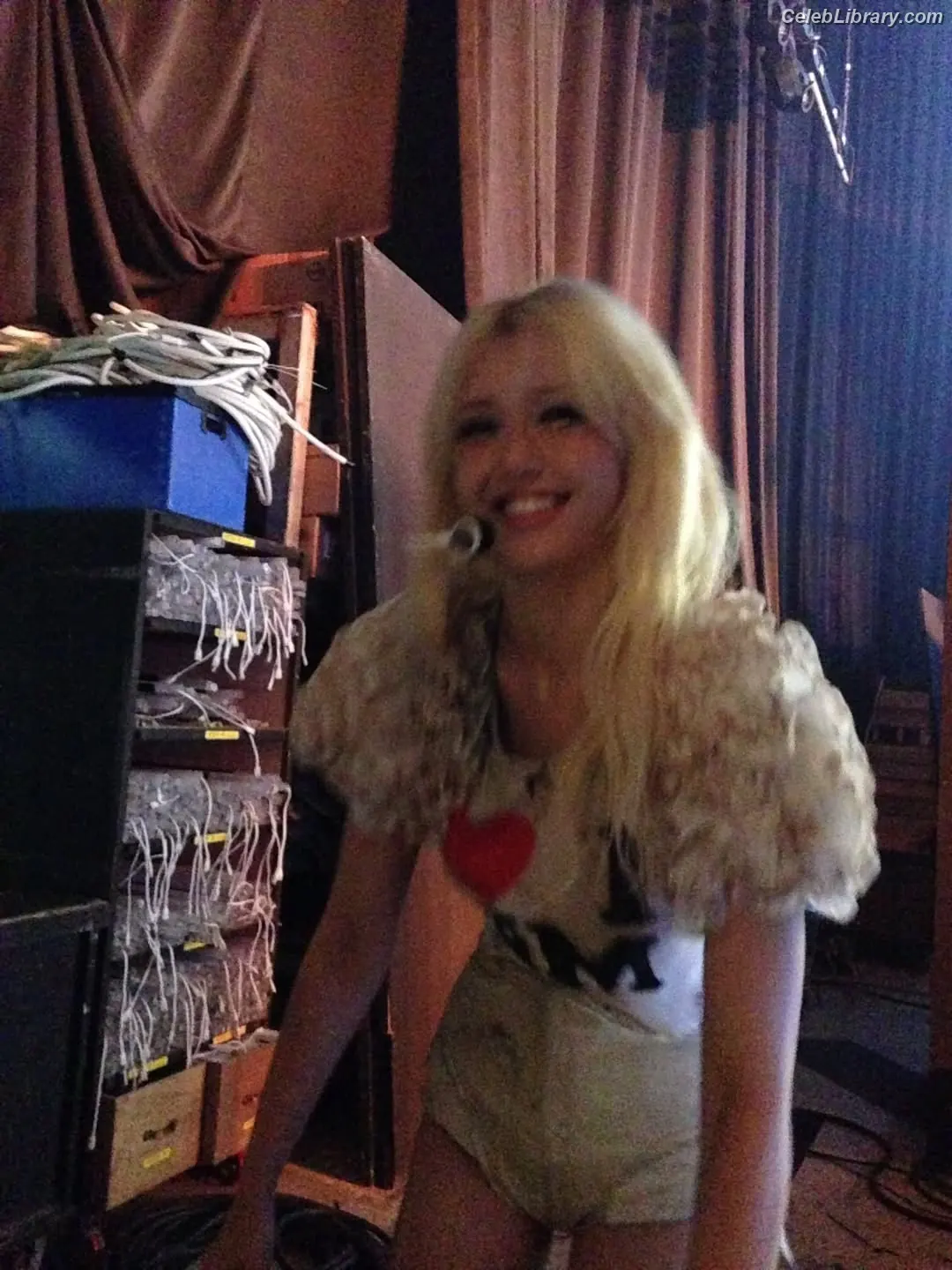 Jeon SomiENNIK SOMI photo 17 of 1234