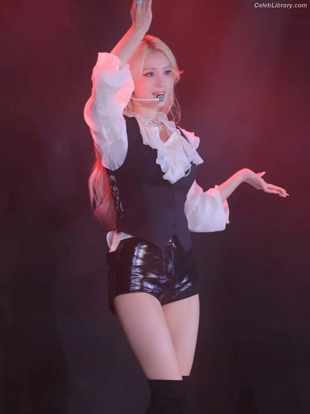 Jeon SomiENNIK SOMI photo 5 of 1234