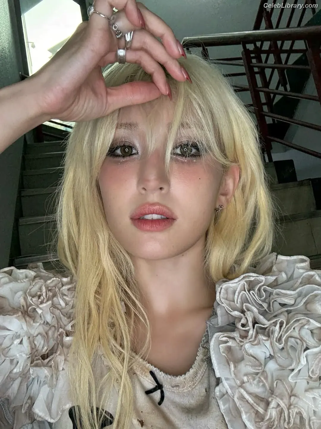 Jeon SomiENNIK SOMI photo 8 of 1234