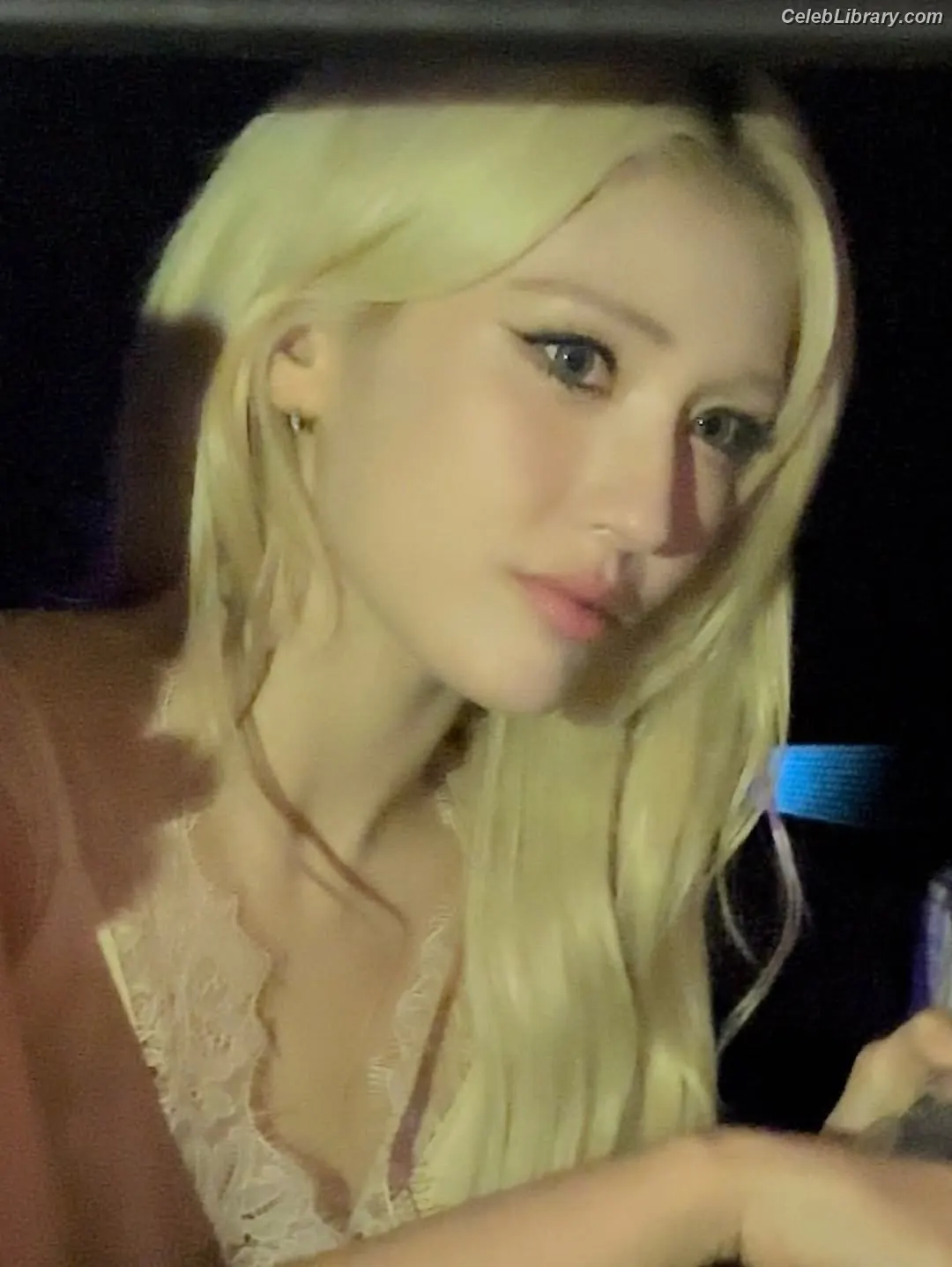 Jeon SomiENNIK SOMI photo 16 of 1234