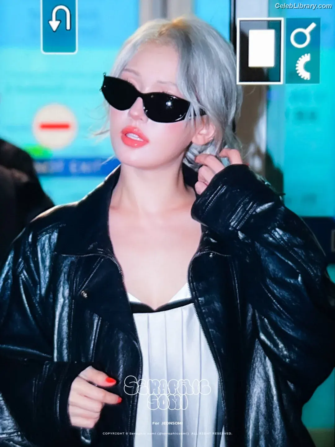 Jeon SomiENNIK SOMI photo 11 of 1234