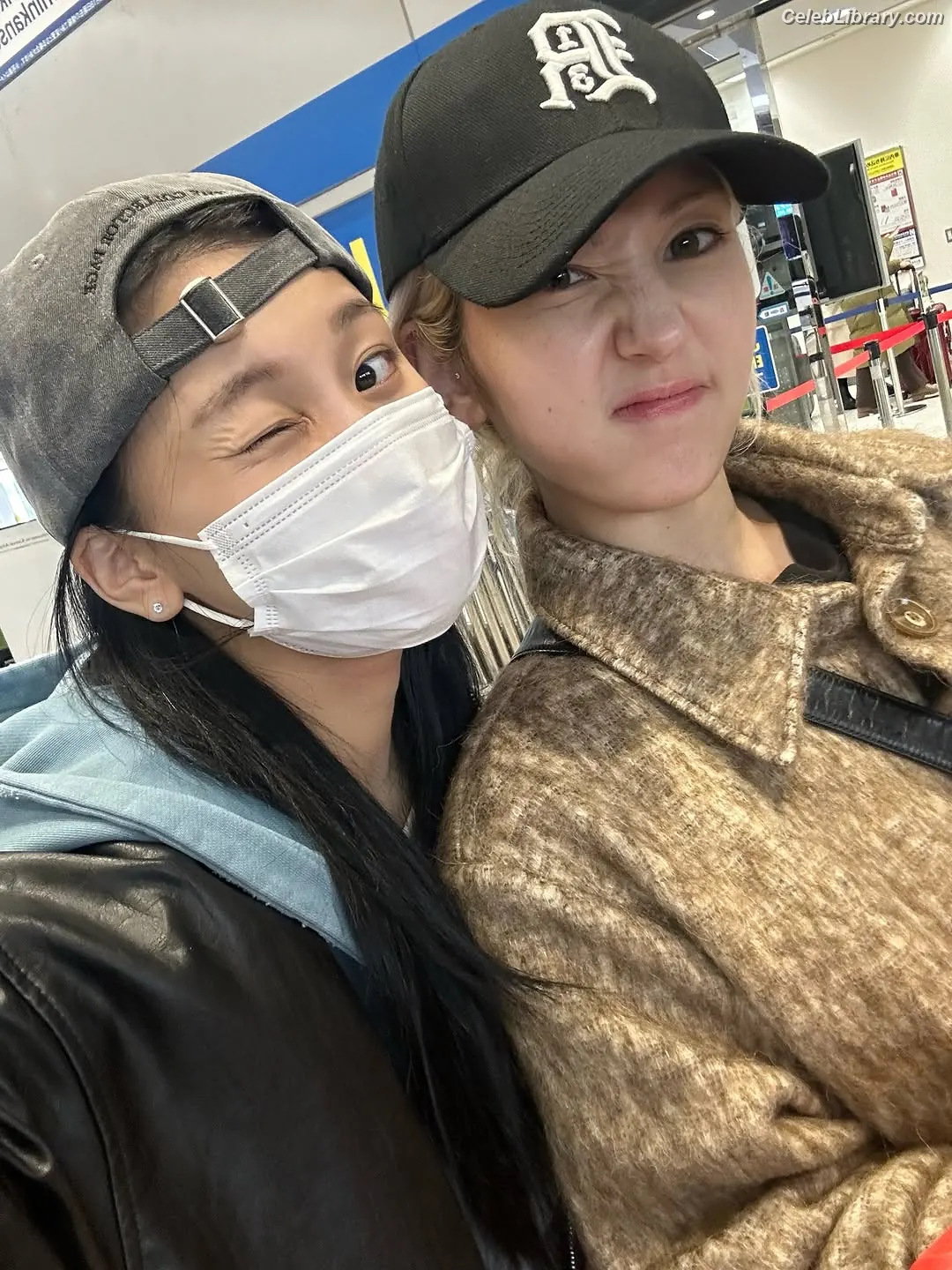 Jeon SomiENNIK SOMI photo 2 of 1234
