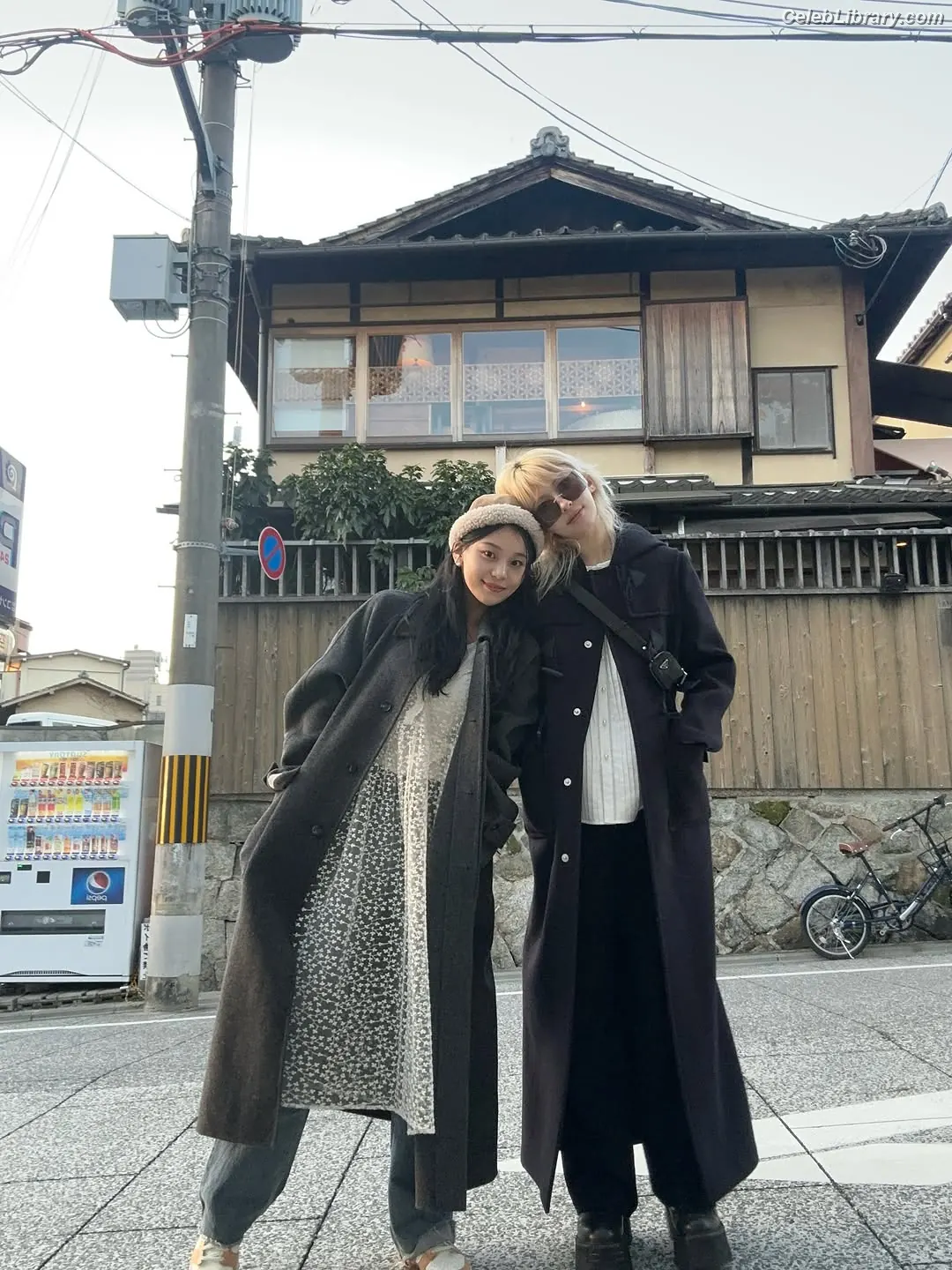 Jeon SomiENNIK SOMI photo 8 of 1234