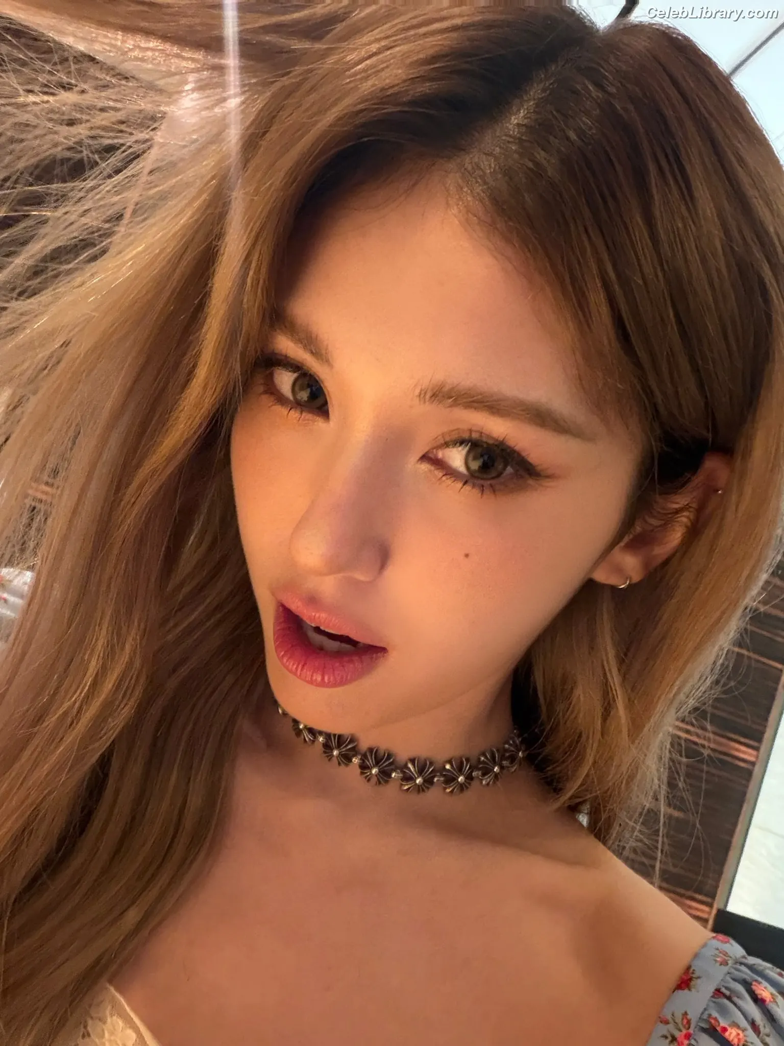 Jeon SomiENNIK SOMI photo 4 of 1234