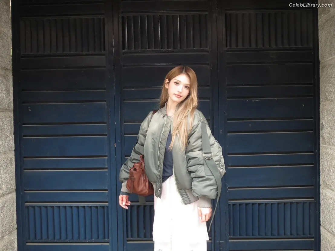 Jeon SomiENNIK SOMI photo 16 of 1234