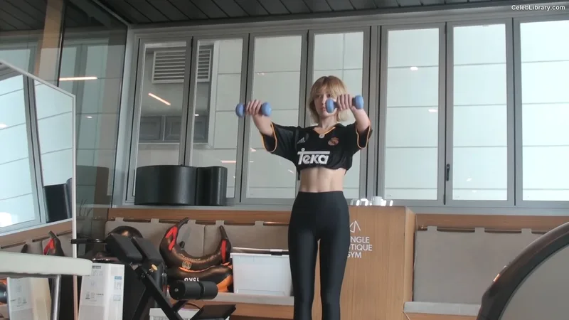 Jeon SomiENNIK SOMI photo 3 of 1235