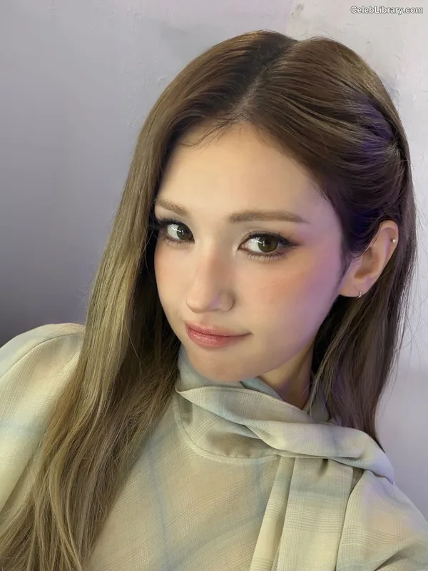 Jeon SomiENNIK SOMI photo 15 of 1235