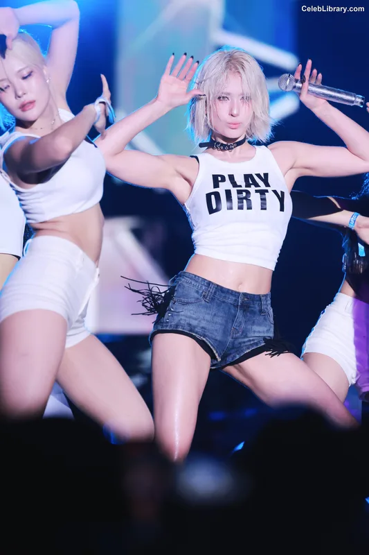 Jeon SomiENNIK SOMI photo 19 of 1235