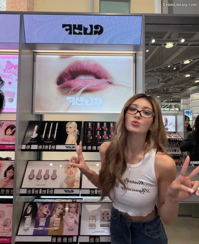Jeon SomiENNIK SOMI photo 9 of 1235