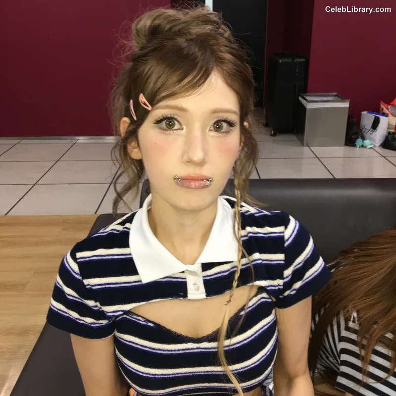 Jeon SomiENNIK SOMI photo 3 of 1235
