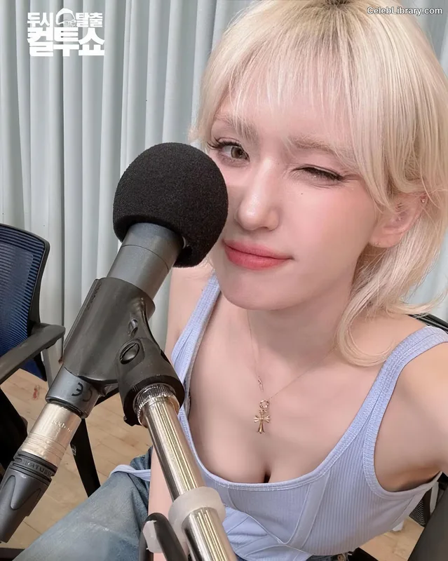Jeon SomiENNIK SOMI photo 22 of 1235