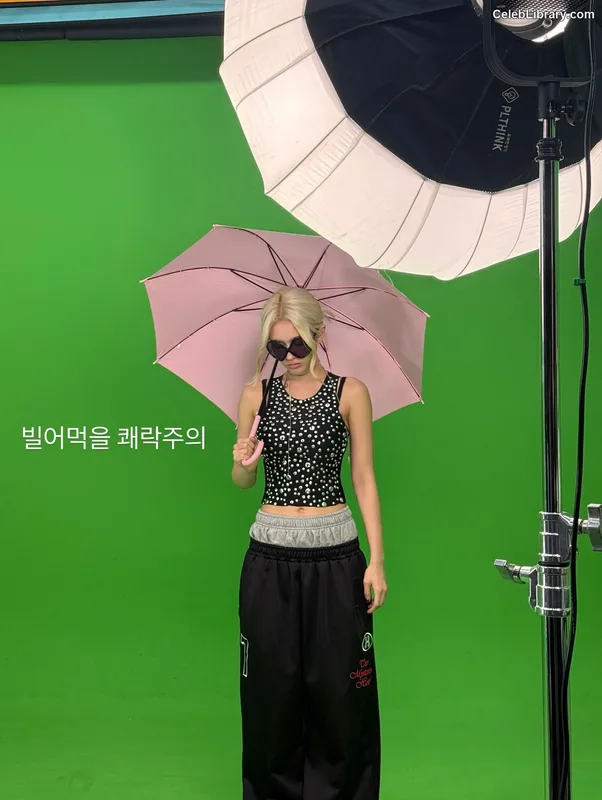 Jeon SomiENNIK SOMI photo 6 of 1235