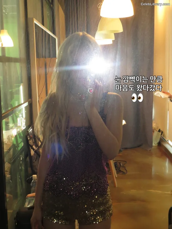 Jeon SomiENNIK SOMI photo 14 of 1235