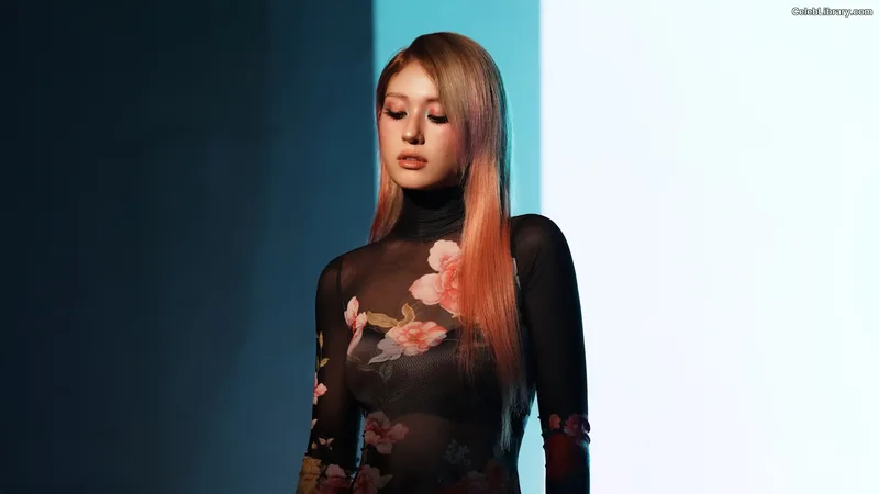 Jeon SomiENNIK SOMI photo 11 of 1235