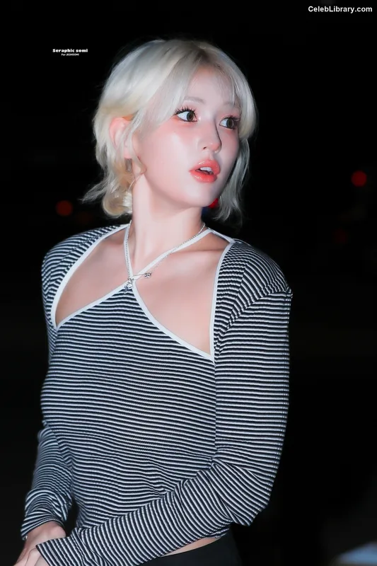 Jeon SomiENNIK SOMI photo 15 of 1235