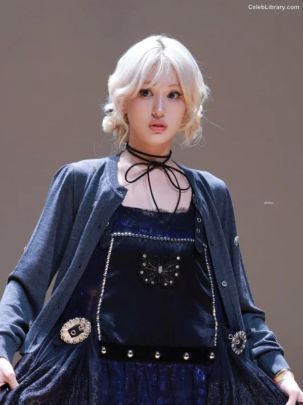 Jeon SomiENNIK SOMI photo 5 of 1235