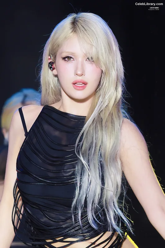 Jeon SomiENNIK SOMI photo 24 of 1235