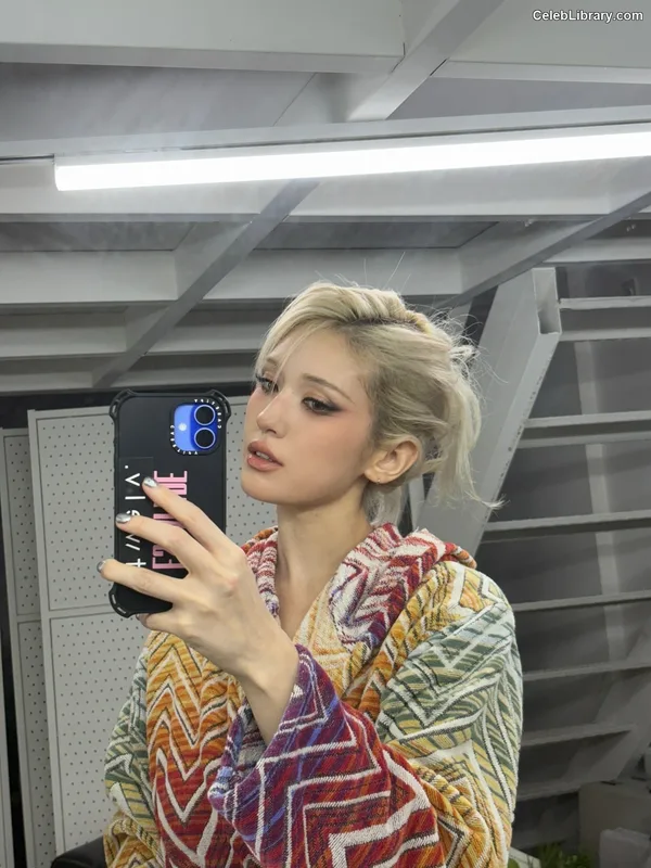 Jeon SomiENNIK SOMI photo 18 of 1235